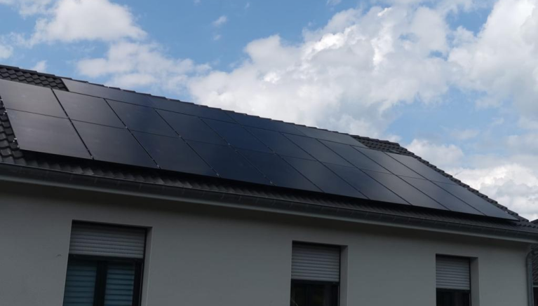Installation des panneaux solaires puissants au Luxembourg