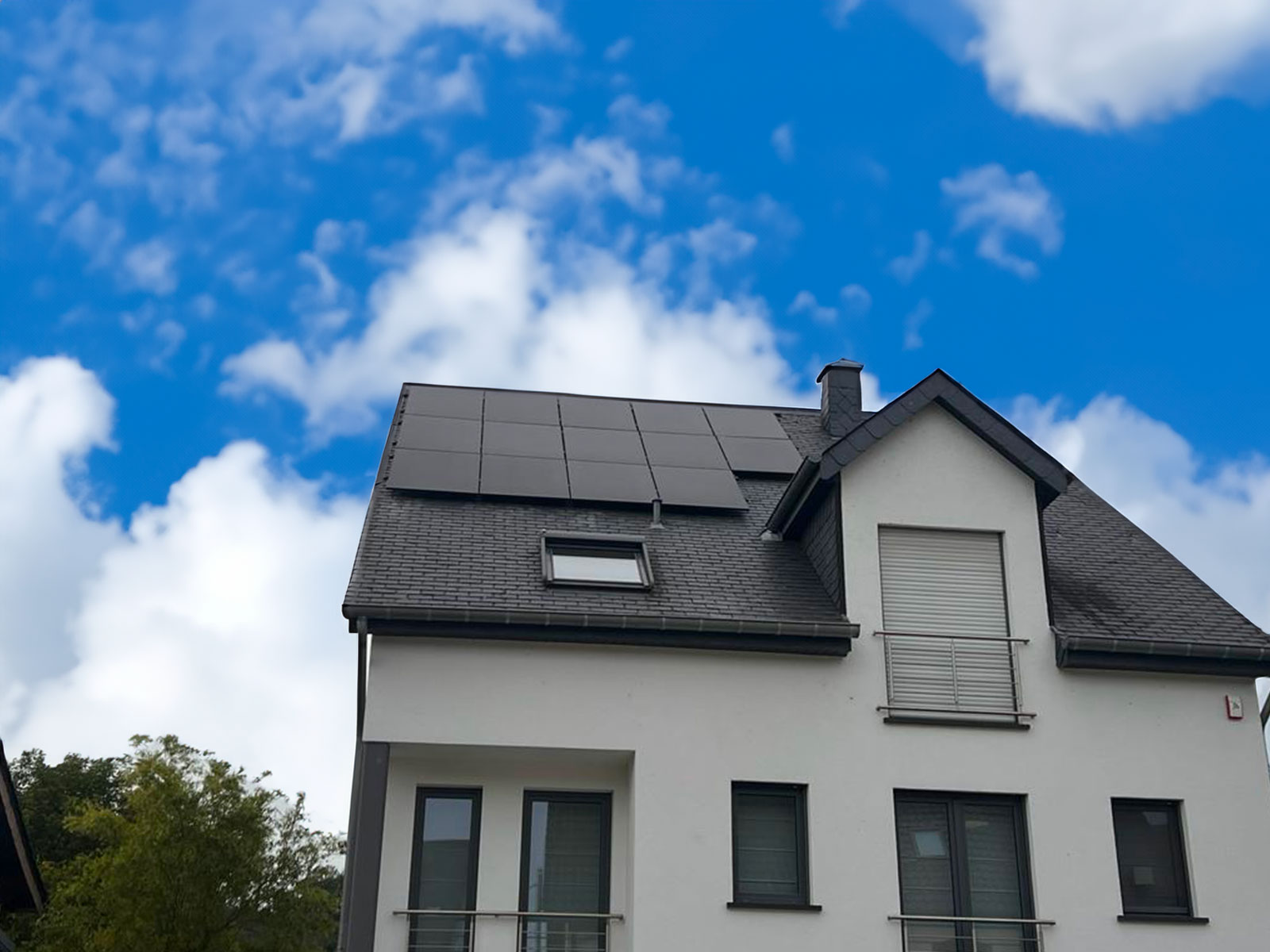 Installation Photovoltaique à Erpeldange-sur-sure par l'équipe de Bauer Energie